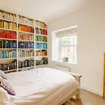 5 Bed In Askam-in-furness Oc-89226 בית נופש