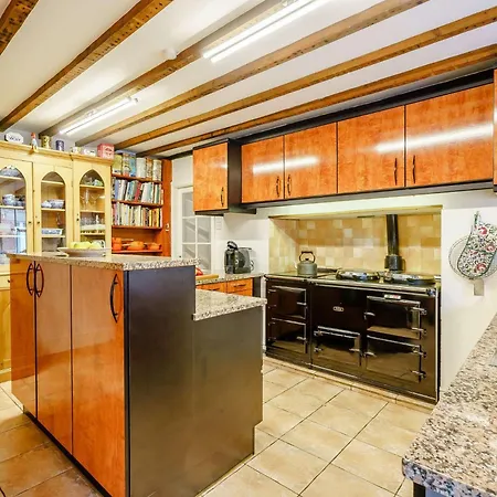 5 Bed In Askam-in-furness 89226 Holiday home *