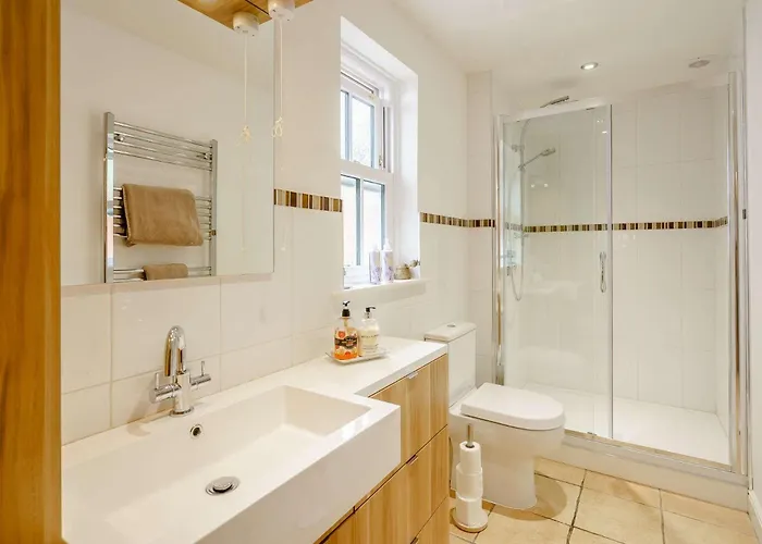 5 Bed In Askam-in-furness Oc-89226 *